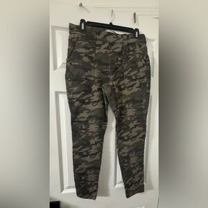 No Boundaries Camouflage Skinny Pants